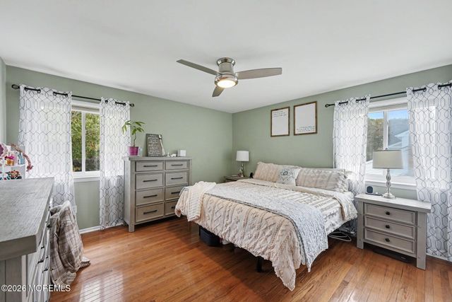 6 Scarlet Lane, Howell, NJ 07731