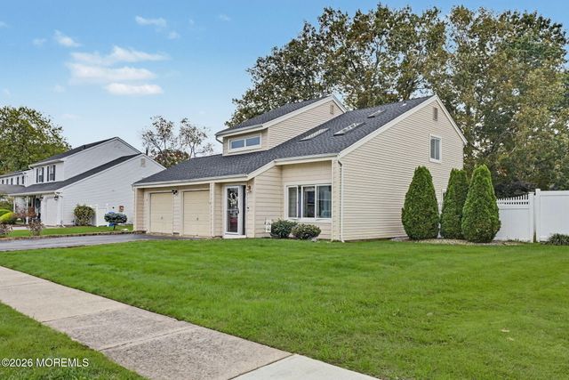6 Scarlet Lane, Howell, NJ 07731