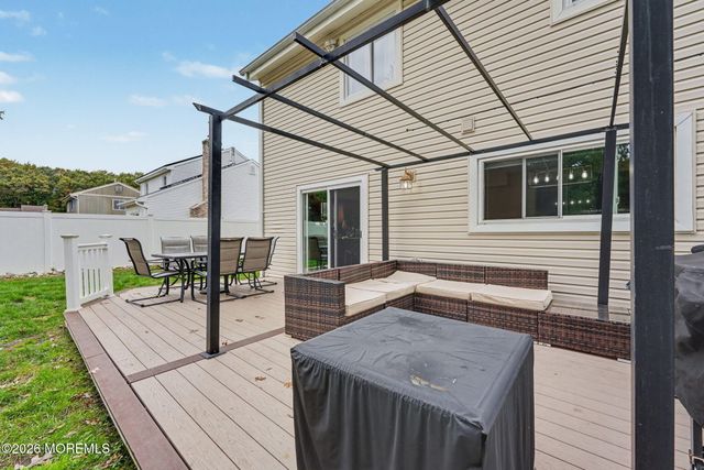 6 Scarlet Lane, Howell, NJ 07731