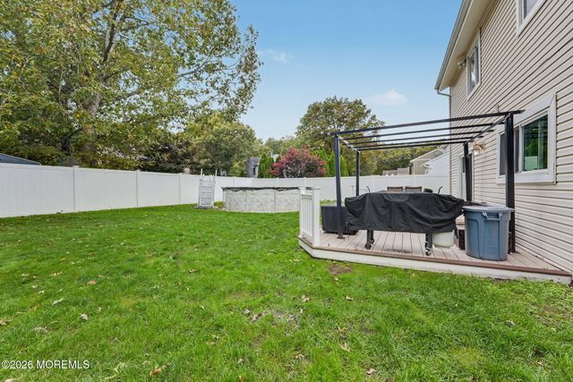 6 Scarlet Lane, Howell, NJ 07731