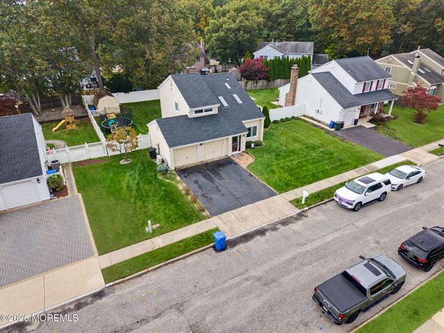 6 Scarlet Lane, Howell, NJ 07731