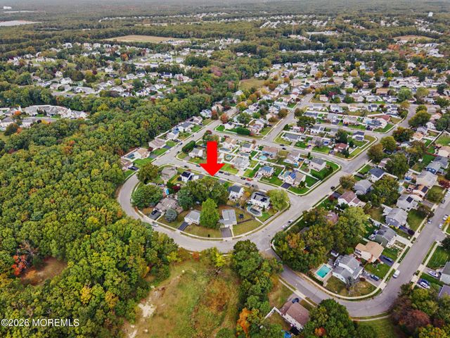 6 Scarlet Lane, Howell, NJ 07731