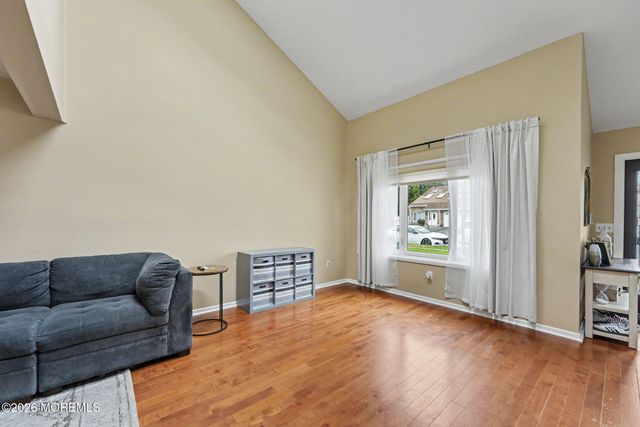 6 Scarlet Lane, Howell, NJ 07731