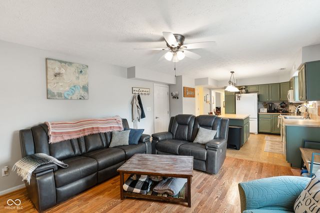 1039 E White Ash Court, Mooresville, IN 46158