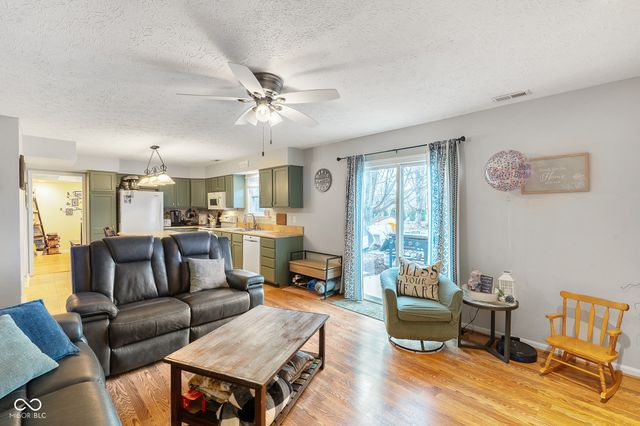 1039 E White Ash Court, Mooresville, IN 46158