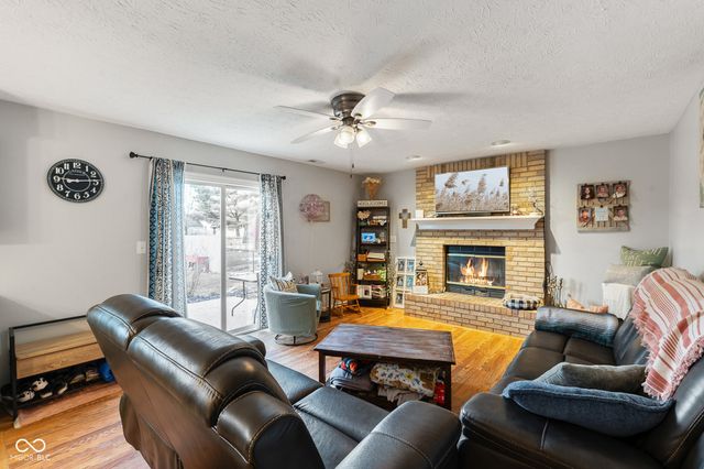 1039 E White Ash Court, Mooresville, IN 46158