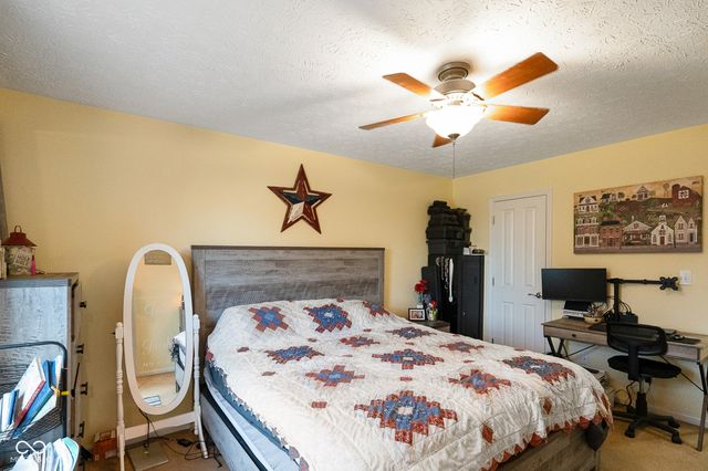 1039 E White Ash Court, Mooresville, IN 46158