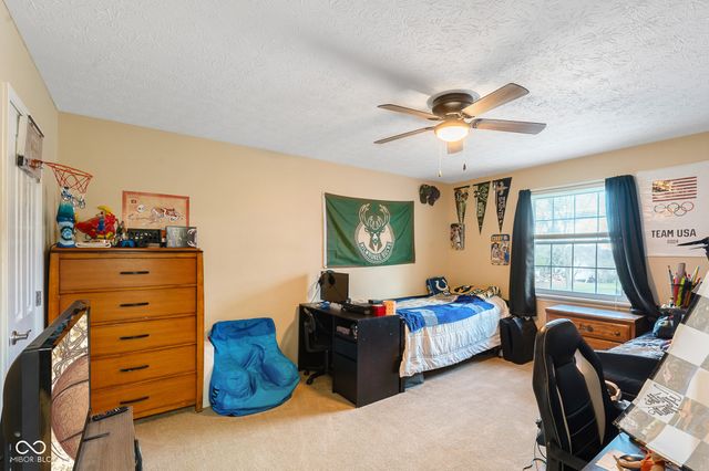 1039 E White Ash Court, Mooresville, IN 46158