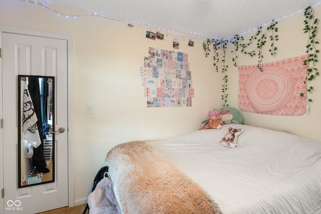 1039 E White Ash Court, Mooresville, IN 46158