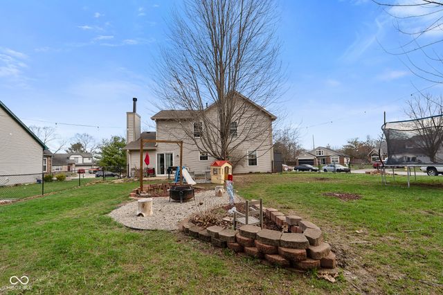 1039 E White Ash Court, Mooresville, IN 46158