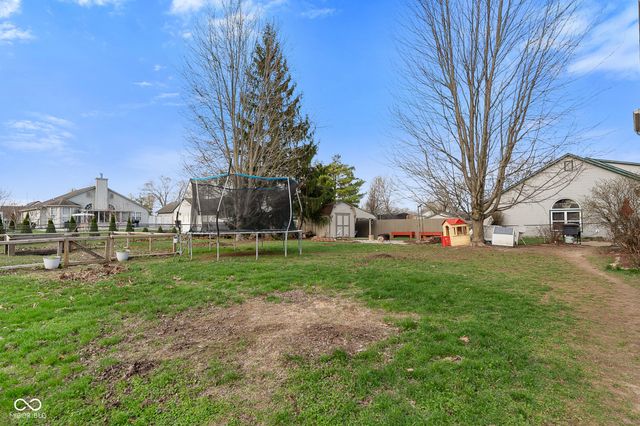 1039 E White Ash Court, Mooresville, IN 46158