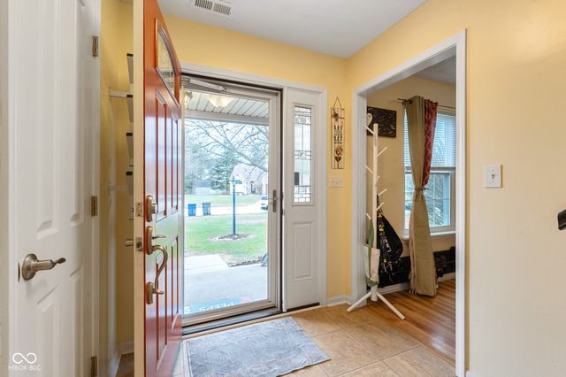 1039 E White Ash Court, Mooresville, IN 46158