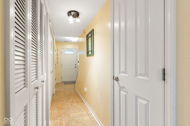 1039 E White Ash Court, Mooresville, IN 46158