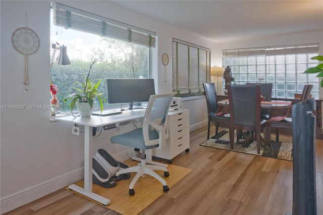 1236 NW 43rd St, Deerfield Beach, FL 33064