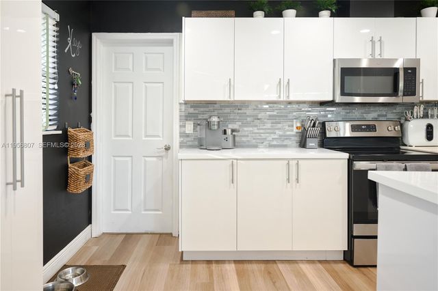 1236 NW 43rd St, Deerfield Beach, FL 33064