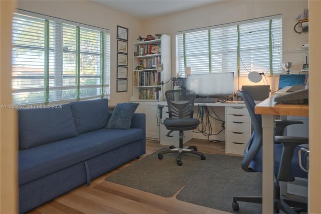 1236 NW 43rd St, Deerfield Beach, FL 33064