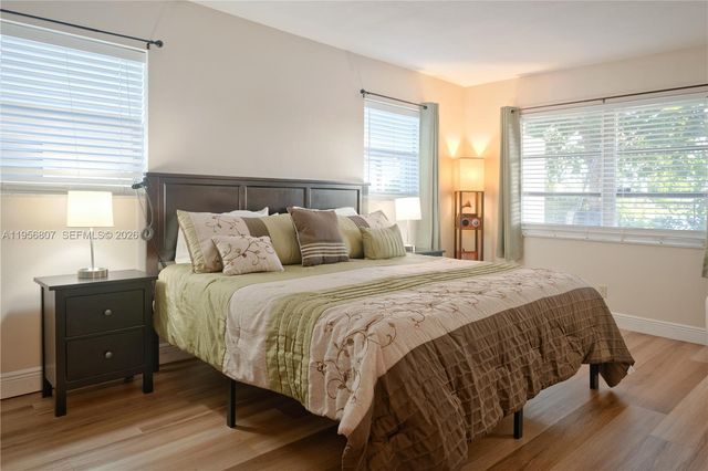 1236 NW 43rd St, Deerfield Beach, FL 33064