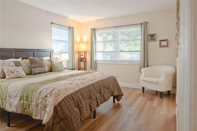 1236 NW 43rd St, Deerfield Beach, FL 33064