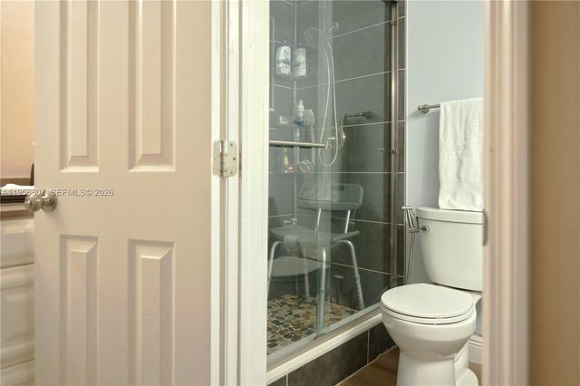 1236 NW 43rd St, Deerfield Beach, FL 33064