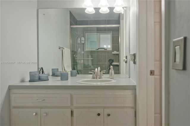 1236 NW 43rd St, Deerfield Beach, FL 33064