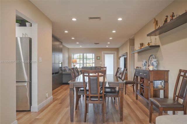 1236 NW 43rd St, Deerfield Beach, FL 33064