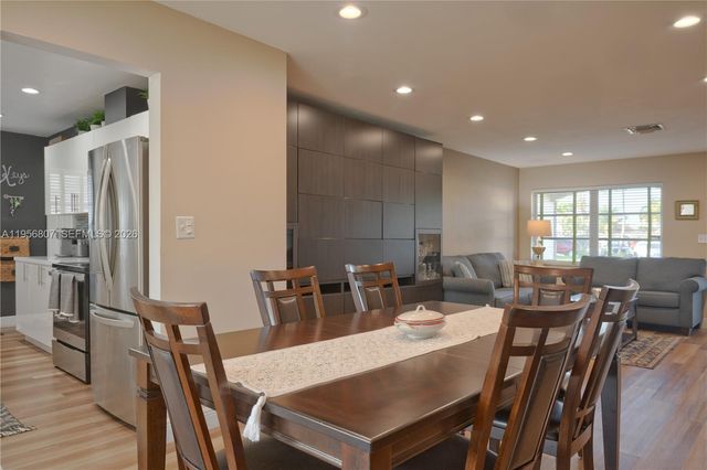 1236 NW 43rd St, Deerfield Beach, FL 33064