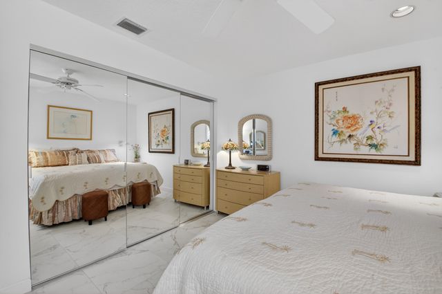 19620 Sawgrass Circle 2802, Boca Raton, FL 33434