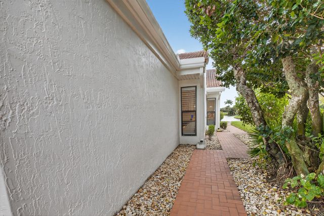 19620 Sawgrass Circle 2802, Boca Raton, FL 33434