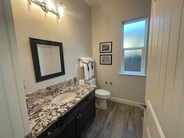 16190 West David, Kerman, CA 93630