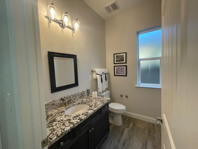16190 West David, Kerman, CA 93630