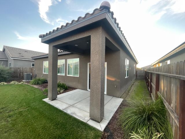 16190 West David, Kerman, CA 93630