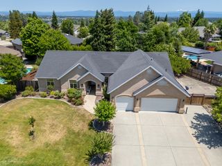 3921 Silver Lace Lane, Redding, CA 96001