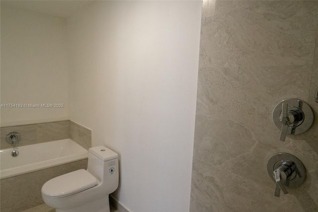 488 NE 18 St 1809, Miami, FL 33132