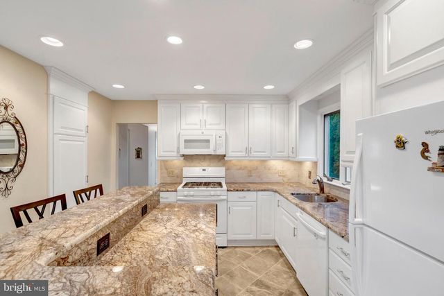 14404 COACHWAY DR, Centreville, VA 20120