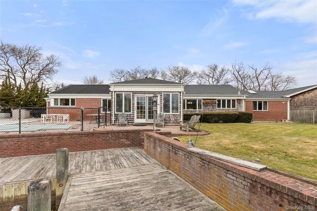 66 Davison Lane E, West Islip, NY 11795