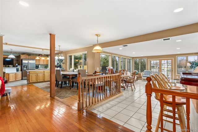 66 Davison Lane E, West Islip, NY 11795