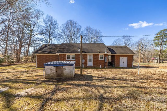 5513 Nc Hwy 700 Highway, Eden, NC 27288