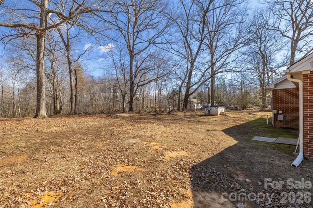 5513 Nc Hwy 700 Highway, Eden, NC 27288