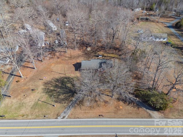 5513 Nc Hwy 700 Highway, Eden, NC 27288