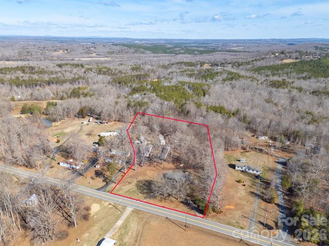 5513 Nc Hwy 700 Highway, Eden, NC 27288