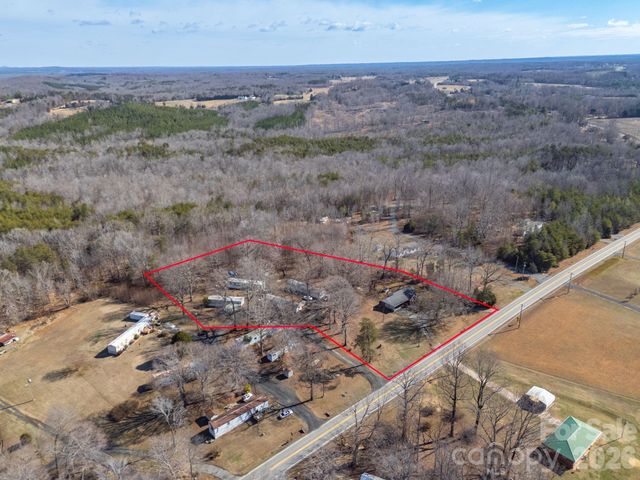 5513 Nc Hwy 700 Highway, Eden, NC 27288