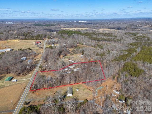 5513 Nc Hwy 700 Highway, Eden, NC 27288
