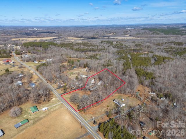 5513 Nc Hwy 700 Highway, Eden, NC 27288