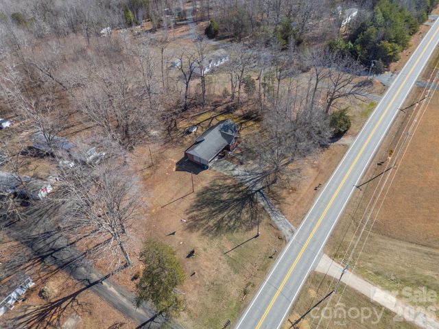 5513 Nc Hwy 700 Highway, Eden, NC 27288