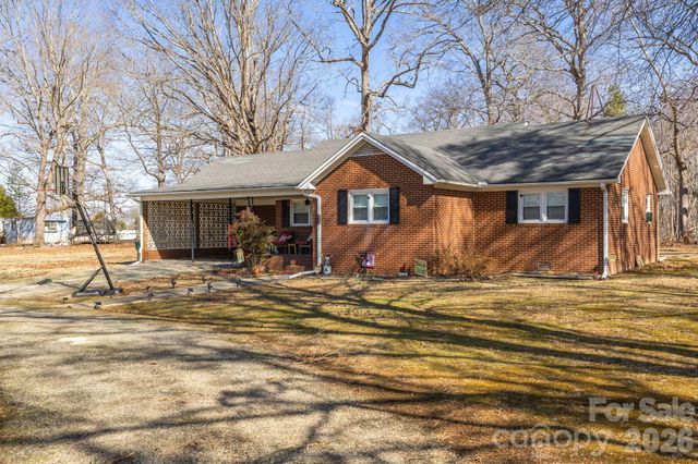5513 Nc Hwy 700 Highway, Eden, NC 27288