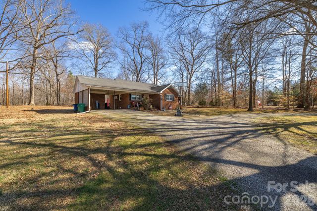 5513 Nc Hwy 700 Highway, Eden, NC 27288