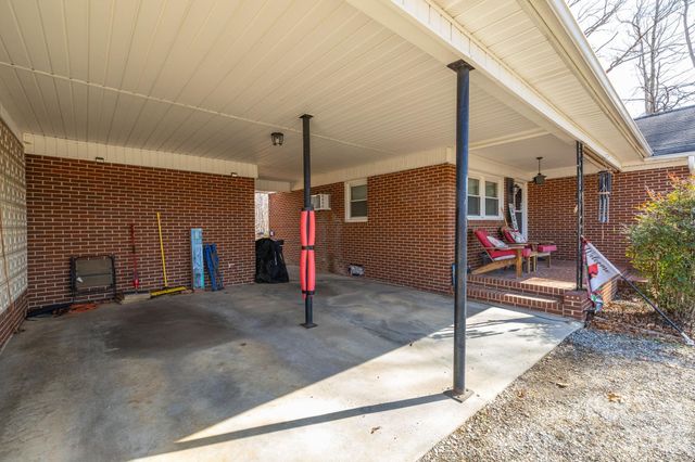 5513 Nc Hwy 700 Highway, Eden, NC 27288