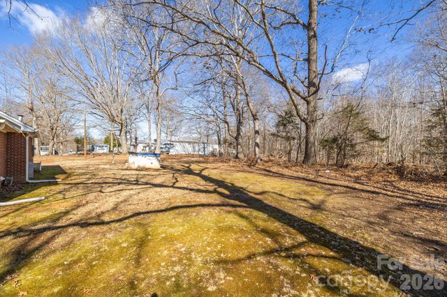5513 Nc Hwy 700 Highway, Eden, NC 27288