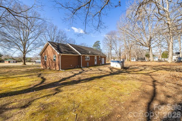 5513 Nc Hwy 700 Highway, Eden, NC 27288