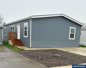 1025 S 6th #78 St 78, Harrisburg, OR 97446
